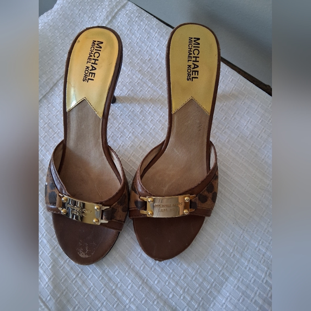 MICHAEL Michael Kors Brown Leopard-Accent Slide Sandals with Gold Plaque
